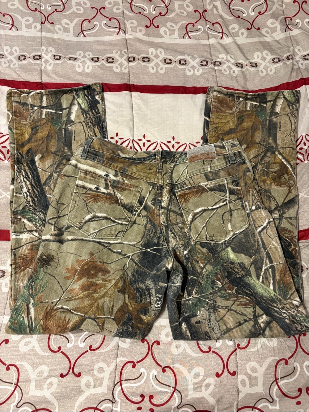 Woman’s camo pants size 10x34